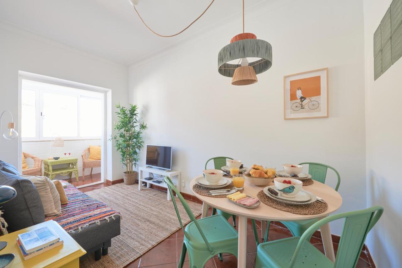 Central & Sunny 2Br Apt Near Beach, By Timecooler Setúbal Exterior foto