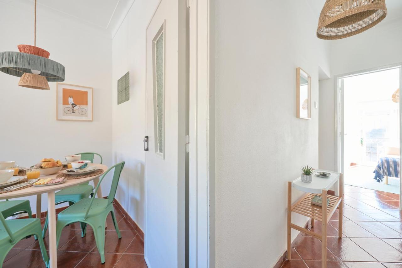 Central & Sunny 2Br Apt Near Beach, By Timecooler Setúbal Exterior foto