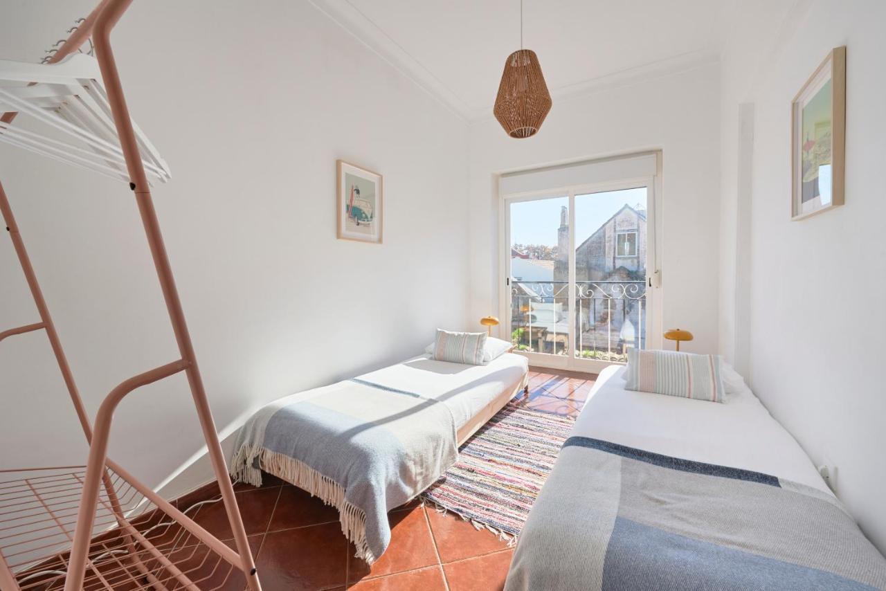 Central & Sunny 2Br Apt Near Beach, By Timecooler Setúbal Exterior foto