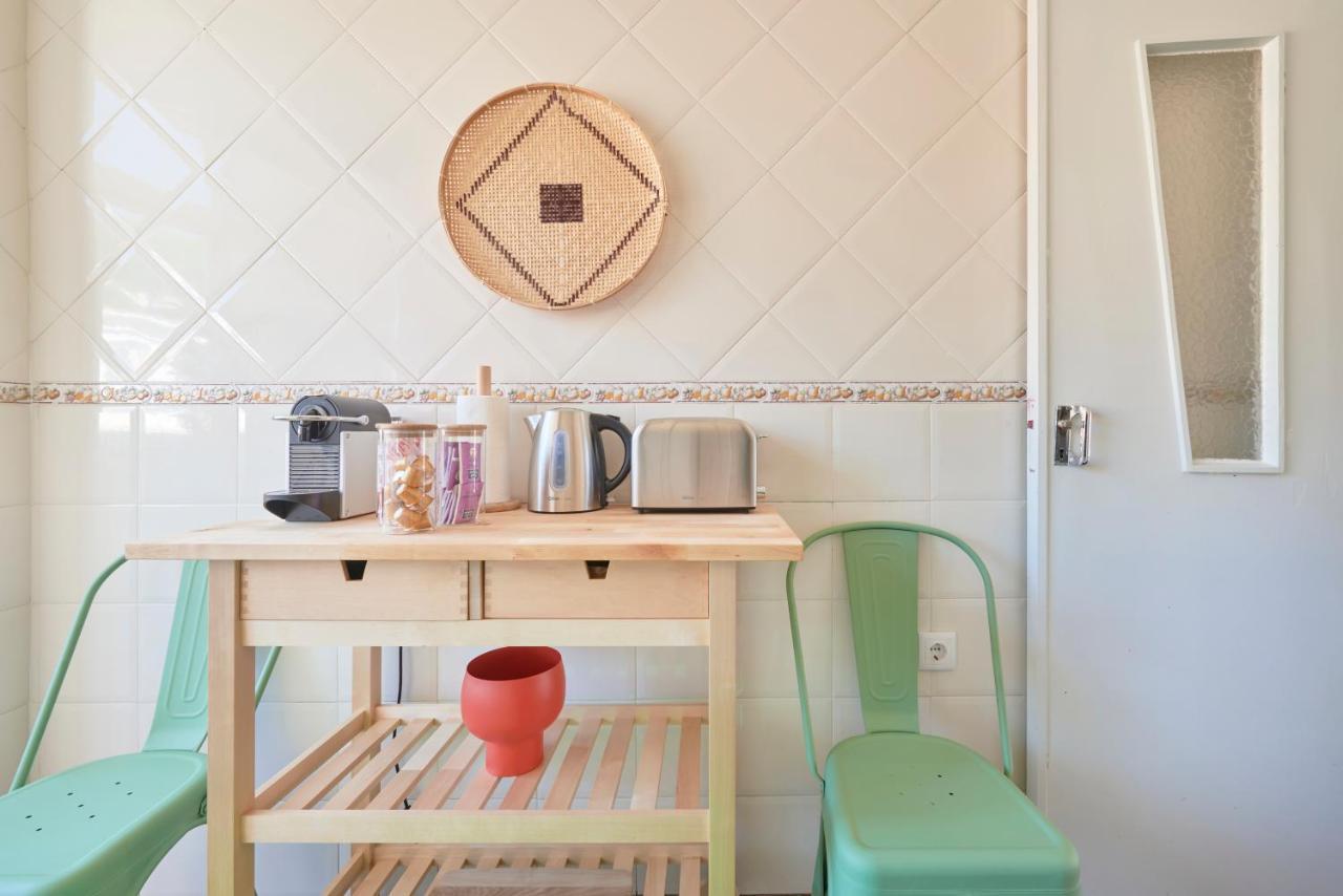 Central & Sunny 2Br Apt Near Beach, By Timecooler Setúbal Exterior foto