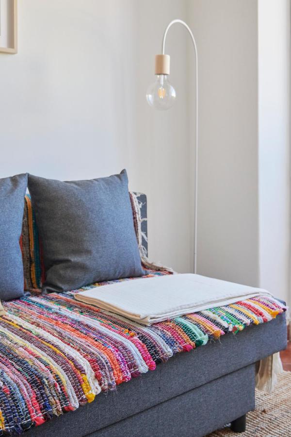 Central & Sunny 2Br Apt Near Beach, By Timecooler Setúbal Exterior foto